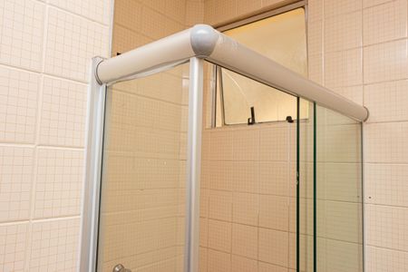 Banheiro de casa para alugar com 1 quarto, 600m² em Alves de Lima, São Paulo