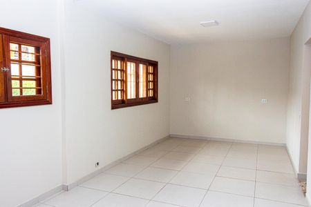 Sala de casa à venda com 3 quartos, 570m² em Parque Guarapiranga, São Paulo