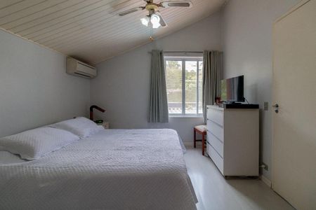 Casa à venda com 4 quartos, 240m² em Jardim Panorama, São Paulo