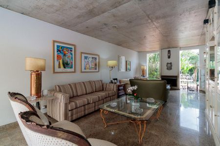 Casa à venda com 4 quartos, 240m² em Jardim Panorama, São Paulo