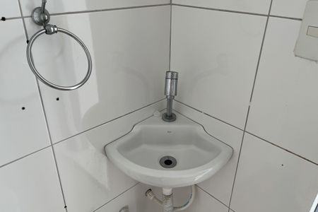 Banheiro de casa para alugar com 1 quarto, 30m² em Ponta da Praia, Santos