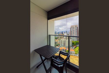 Varanda de kitnet/studio à venda com 1 quarto, 27m² em Jardim das Acacias, São Paulo
