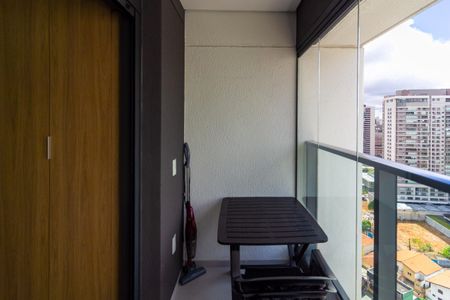 Varanda de kitnet/studio à venda com 1 quarto, 27m² em Jardim das Acacias, São Paulo