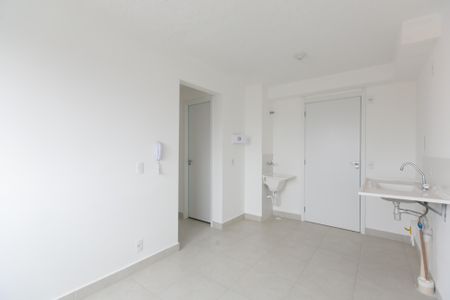Sala / Cozinha de apartamento para alugar com 2 quartos, 35m² em Vila Carmosina, São Paulo