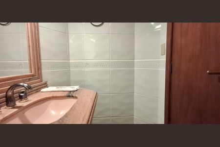 Lavabo de apartamento para alugar com 3 quartos, 220m² em Estreito, Florianópolis