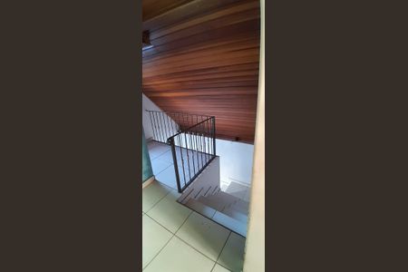 Escada de casa à venda com 3 quartos, 134m² em Jardim Monte Azul, São Paulo