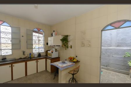 Cozinha de casa à venda com 3 quartos, 360m² em Bairro da Glória, Contagem