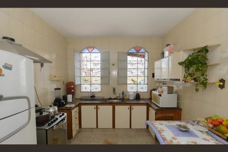 Cozinha de casa à venda com 3 quartos, 360m² em Bairro da Glória, Contagem