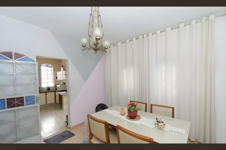 Sala de casa à venda com 3 quartos, 360m² em Bairro da Glória, Contagem