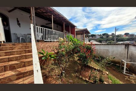 Casa à venda com 3 quartos, 330m² em Teixeira Dias (Barreiro), Belo Horizonte