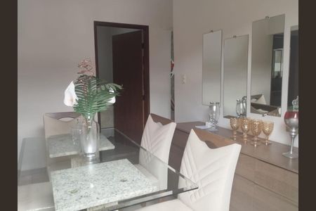 Casa à venda com 2 quartos, 210m² em Parque Sao Jose, Belo Horizonte