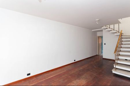 Casa à venda com 3 quartos, 140m² em Água Branca, São Paulo