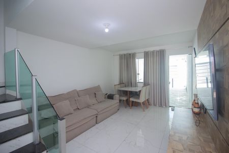 Sala de casa para alugar com 3 quartos, 140m² em Pedra Azul, Contagem