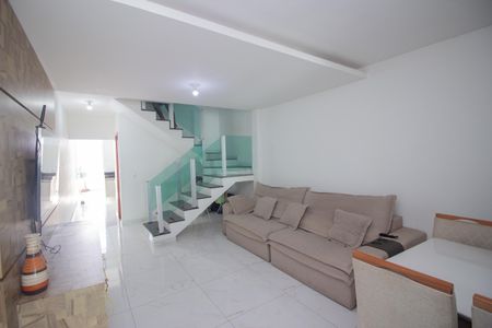 Sala de casa para alugar com 3 quartos, 140m² em Pedra Azul, Contagem