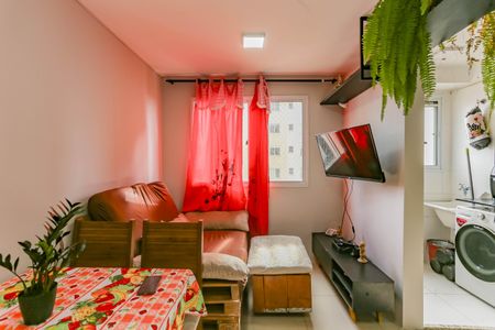 Sala de apartamento para alugar com 2 quartos, 40m² em Parque Bristol, São Paulo