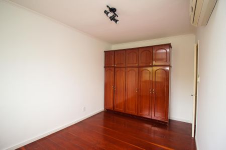 Quarto 1 de apartamento à venda com 2 quartos, 61m² em Medianeira, Porto Alegre