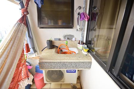 Sala/Cozinha de casa de condomínio para alugar com 1 quarto, 44m² em Setor Oeste, Goiânia