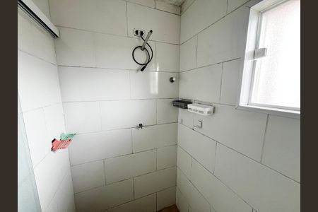 Banheiro Social de kitnet/studio para alugar com 1 quarto, 45m² em Jardim Cachoeira, São Paulo