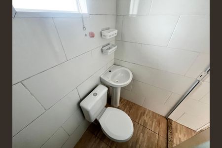 Banheiro Social de kitnet/studio para alugar com 1 quarto, 45m² em Jardim Cachoeira, São Paulo