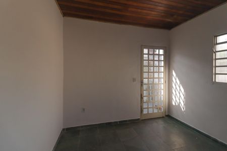 Sala de casa à venda com 2 quartos, 90m² em Jardim das Tulipas, Jundiaí
