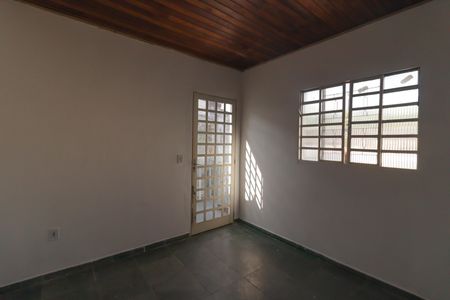 Sala de casa à venda com 2 quartos, 90m² em Jardim das Tulipas, Jundiaí