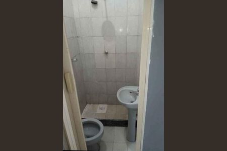 Banheiro 2 de casa para alugar com 2 quartos, 101m² em Vila Centenario, Duque de Caxias