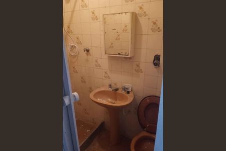 Banheiro 1 de casa para alugar com 2 quartos, 101m² em Vila Centenario, Duque de Caxias