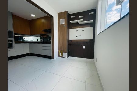 Sala de apartamento à venda com 2 quartos, 43m² em Vila das Bandeiras, Guarulhos