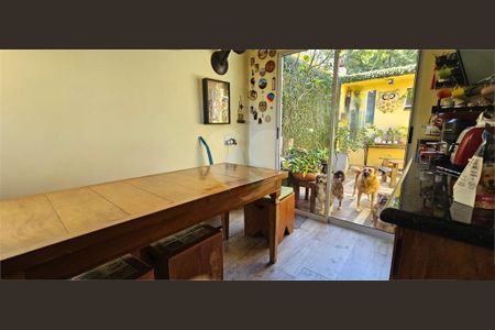 Casa à venda com 3 quartos, 300m² em Bela Aliança, São Paulo