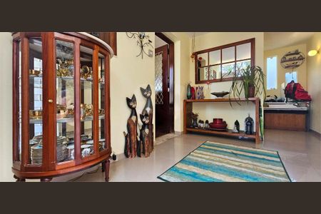 Casa à venda com 3 quartos, 300m² em Bela Aliança, São Paulo