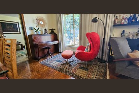 Casa à venda com 3 quartos, 300m² em Bela Aliança, São Paulo