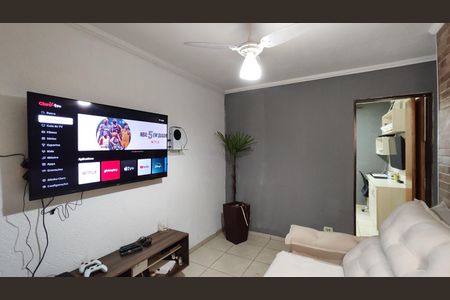 Sala de apartamento para alugar com 2 quartos, 53m² em Parque Dourado, Ferraz de Vasconcelos