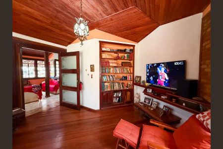 Sala de casa de condomínio à venda com 4 quartos, 300m² em Arvoredo, Nova Lima