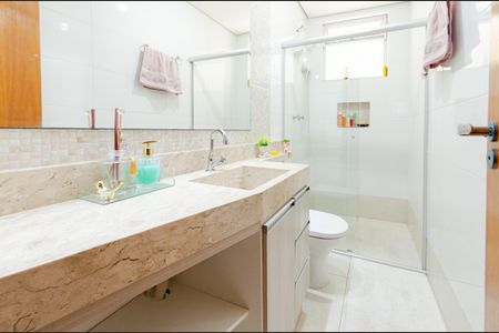 Banheiro social de apartamento para alugar com 3 quartos, 150m² em Camargos, Belo Horizonte