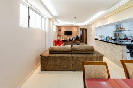 Sala de apartamento para alugar com 3 quartos, 150m² em Camargos, Belo Horizonte