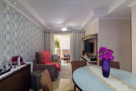 Sala de apartamento à venda com 3 quartos, 75m² em Vila Paulo Silas, São Paulo