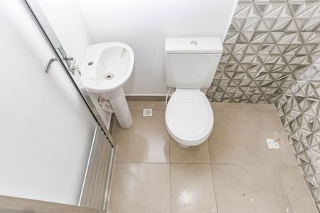 Banheiro de casa para alugar com 1 quarto, 20m² em Jardim Seckler, São Paulo