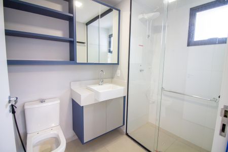 Banheiro de kitnet/studio à venda com 1 quarto, 49m² em Campo Belo, São Paulo