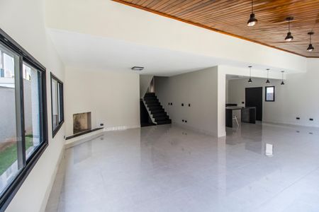 Sala de casa de condomínio à venda com 4 quartos, 400m² em Alphaville, Santana de Parnaíba