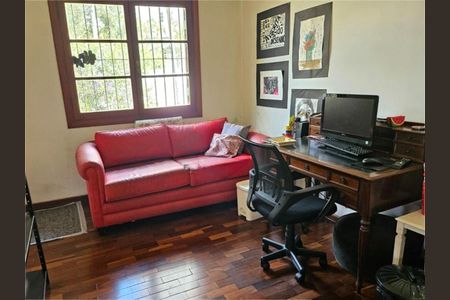 Casa à venda com 3 quartos, 377m² em Vila Sonia, São Paulo