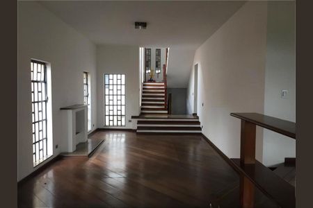 Casa à venda com 3 quartos, 377m² em Vila Sonia, São Paulo