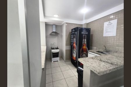 Cozinha de apartamento à venda com 2 quartos, 55m² em Pompéia, Belo Horizonte