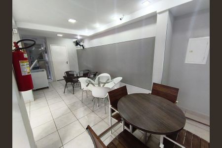 Sala de apartamento à venda com 2 quartos, 55m² em Pompéia, Belo Horizonte