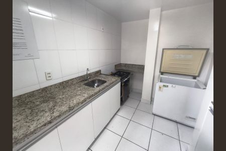 Cozinha de apartamento à venda com 2 quartos, 55m² em Pompéia, Belo Horizonte