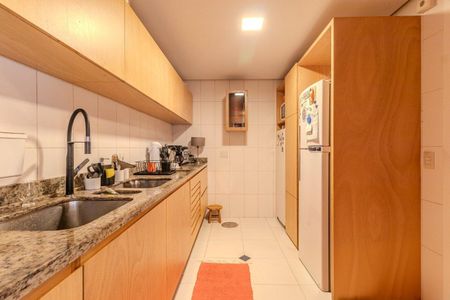 Cozinha de casa de condomínio para alugar com 3 quartos, 324m² em Três Figueiras, Porto Alegre