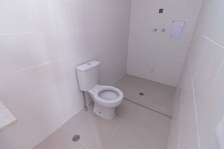 Banheiro de kitnet/studio para alugar com 0 quarto, 25m² em Vila Mariana, São Paulo