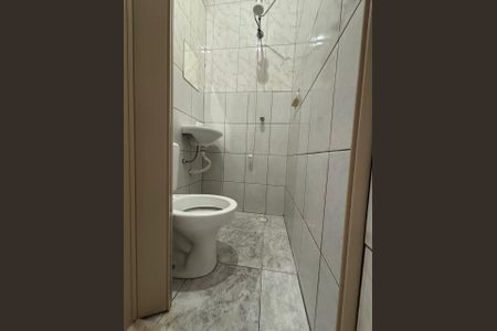 Banheiro de casa para alugar com 1 quarto, 15m² em Ferrazópolis, São Bernardo do Campo