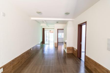 Sala de casa para alugar com 2 quartos, 71m² em Aberta dos Morros, Porto Alegre