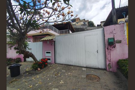 Fachada de casa de condomínio para alugar com 1 quarto, 180m² em Freguesia (jacarepaguá), Rio de Janeiro