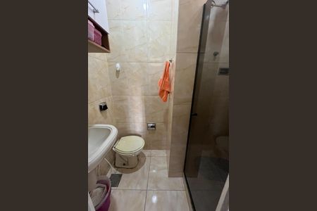 Banheiro de apartamento à venda com 1 quarto, 29m² em Cacuia, Rio de Janeiro